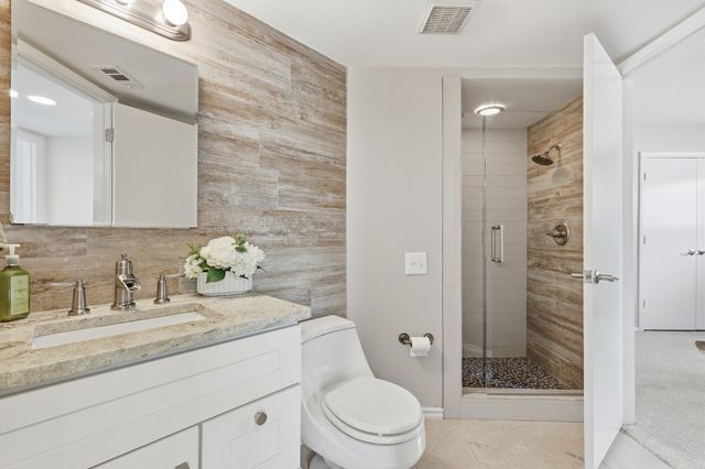 3718 Wooded Creek Drive, Farmers Branch, TX 75244