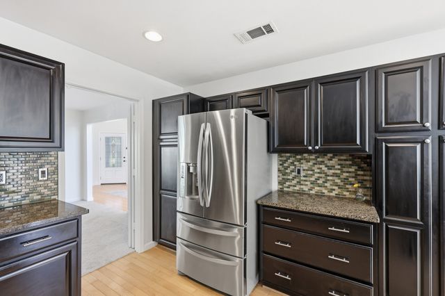 3718 Wooded Creek Drive, Farmers Branch, TX 75244