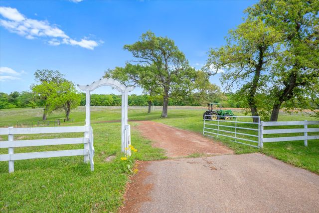 1421 Vz County Road 2319, Canton, TX 75103
