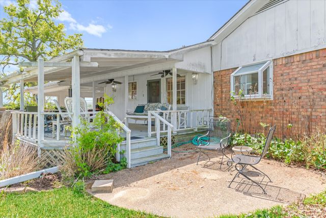 1421 Vz County Road 2319, Canton, TX 75103