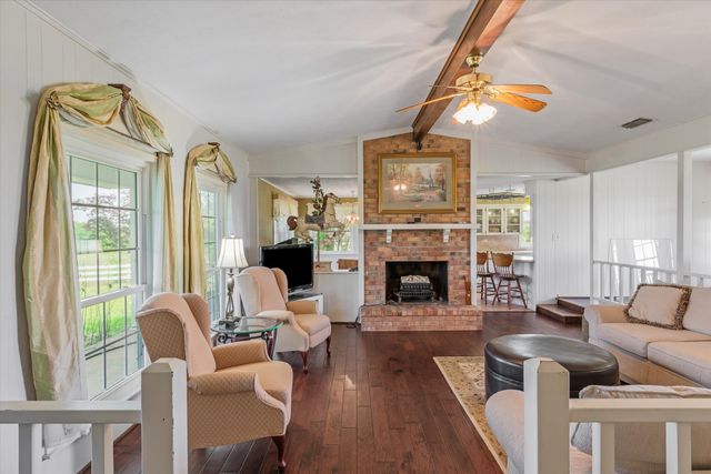 1421 Vz County Road 2319, Canton, TX 75103