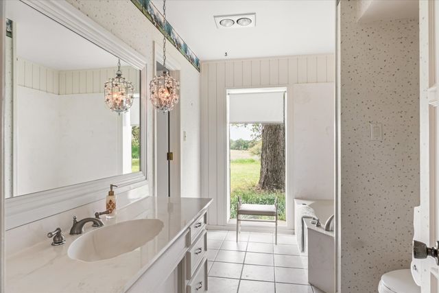 1421 Vz County Road 2319, Canton, TX 75103