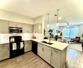 3333 Weslayan St Street 2153, Houston, TX 77027