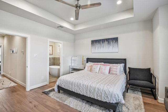 6314 Chelsea Falls Lane, Houston, TX 77008