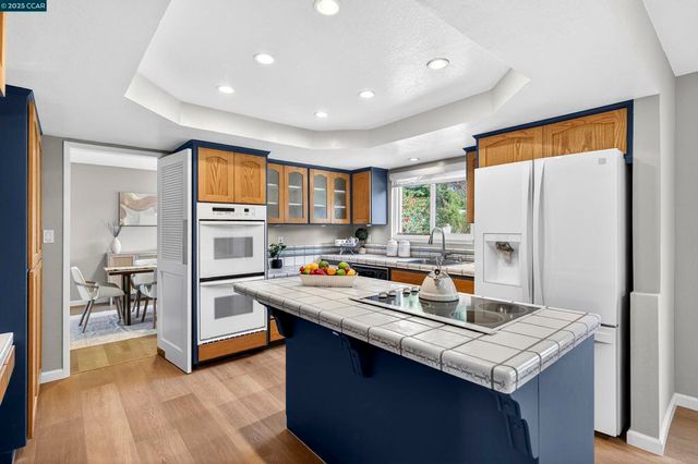 943 Hawthorne Dr, Rodeo, CA 94572