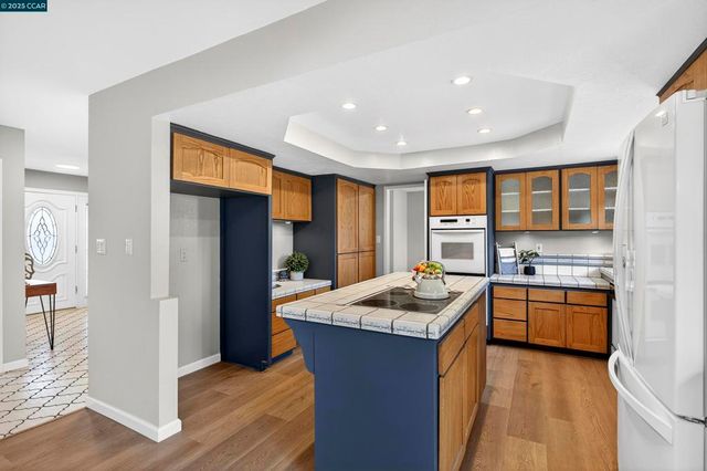 943 Hawthorne Dr, Rodeo, CA 94572