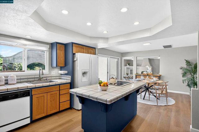 943 Hawthorne Dr, Rodeo, CA 94572