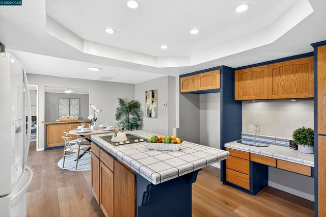 943 Hawthorne Dr, Rodeo, CA 94572