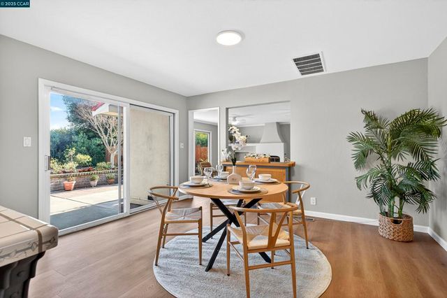 943 Hawthorne Dr, Rodeo, CA 94572