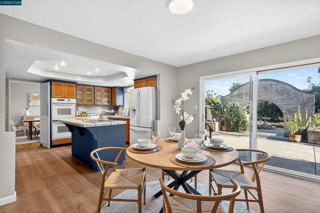 943 Hawthorne Dr, Rodeo, CA 94572