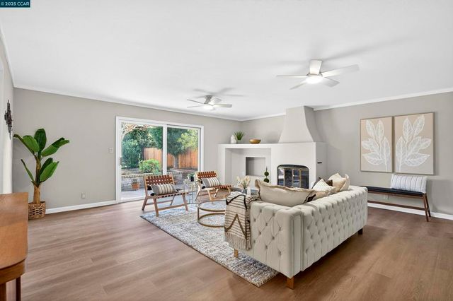 943 Hawthorne Dr, Rodeo, CA 94572