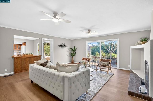 943 Hawthorne Dr, Rodeo, CA 94572