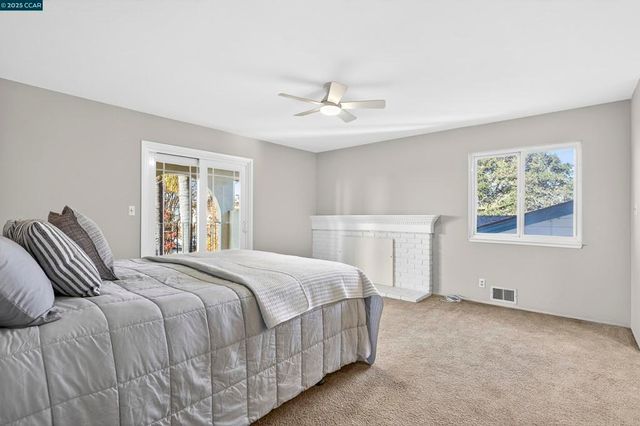 943 Hawthorne Dr, Rodeo, CA 94572