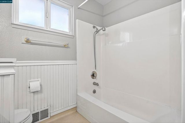 943 Hawthorne Dr, Rodeo, CA 94572