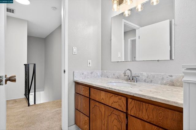 943 Hawthorne Dr, Rodeo, CA 94572