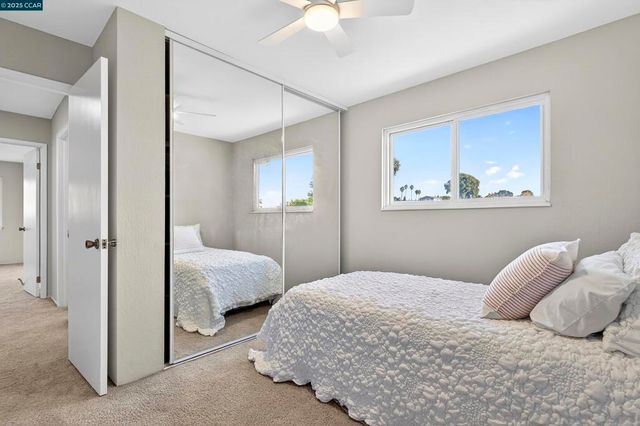 943 Hawthorne Dr, Rodeo, CA 94572