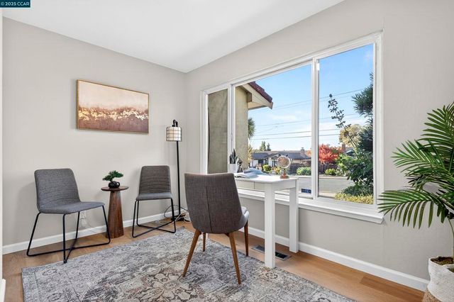 943 Hawthorne Dr, Rodeo, CA 94572