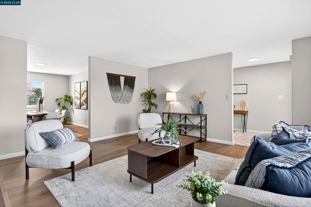 943 Hawthorne Dr, Rodeo, CA 94572