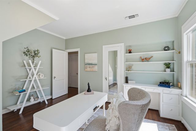 1138 N Edgefield Avenue, Dallas, TX 75208