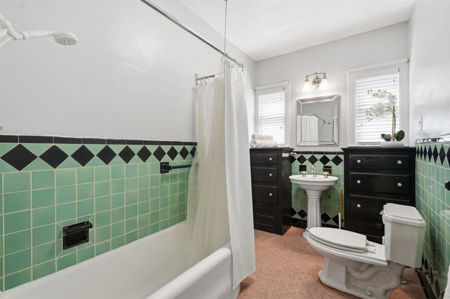 1138 N Edgefield Avenue, Dallas, TX 75208