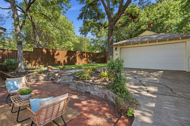 1138 N Edgefield Avenue, Dallas, TX 75208