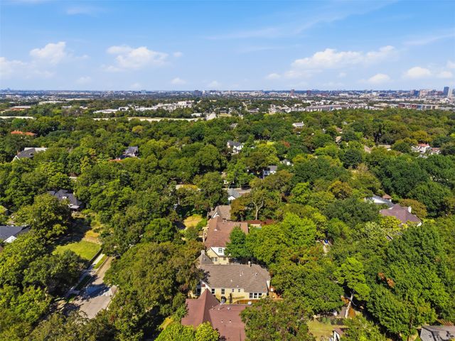 1138 N Edgefield Avenue, Dallas, TX 75208