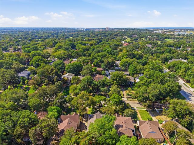 1138 N Edgefield Avenue, Dallas, TX 75208