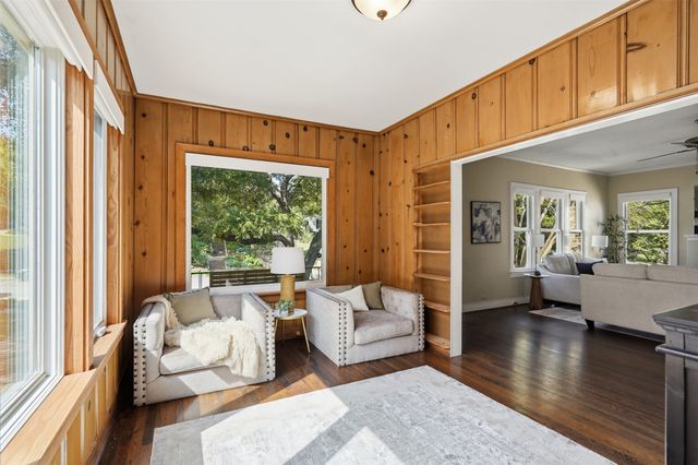 1138 N Edgefield Avenue, Dallas, TX 75208