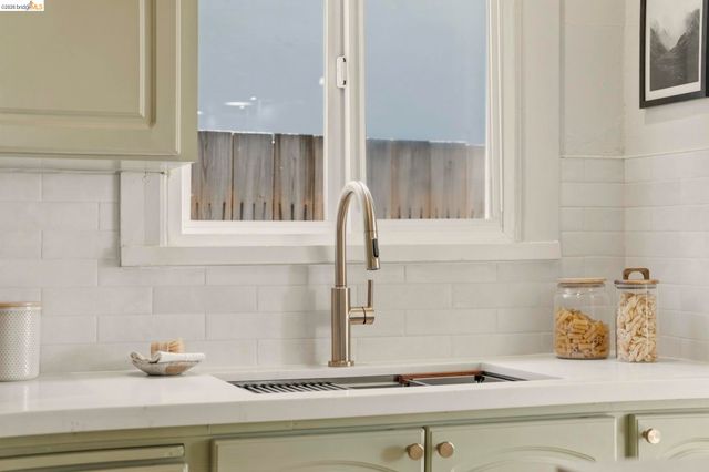 64 Ramona Ave., Oakland, CA 94611