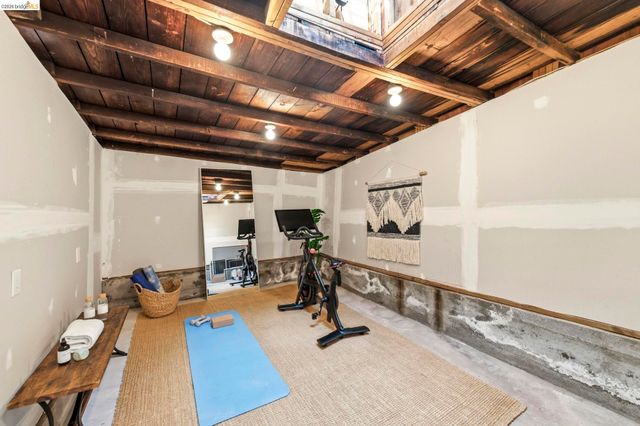 64 Ramona Ave., Oakland, CA 94611