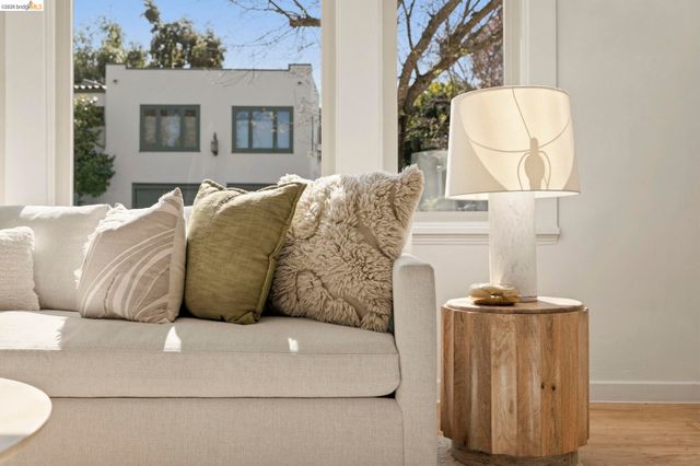 64 Ramona Ave., Oakland, CA 94611