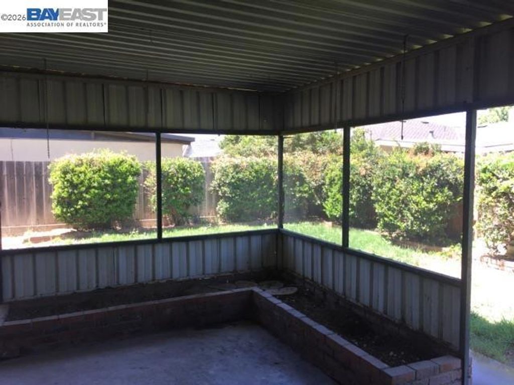 Image 10 of property listing at 953 7th, Ripon, CA 95366