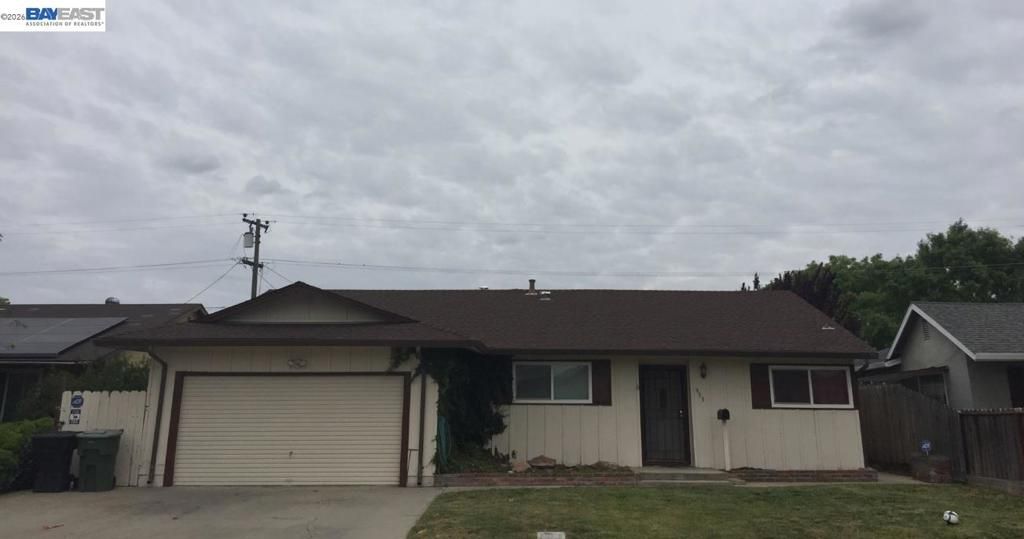 Image 11 of property listing at 953 7th, Ripon, CA 95366
