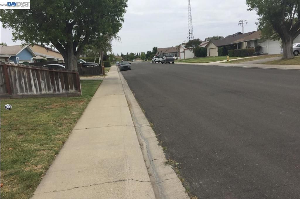 Image 3 of property listing at 953 7th, Ripon, CA 95366
