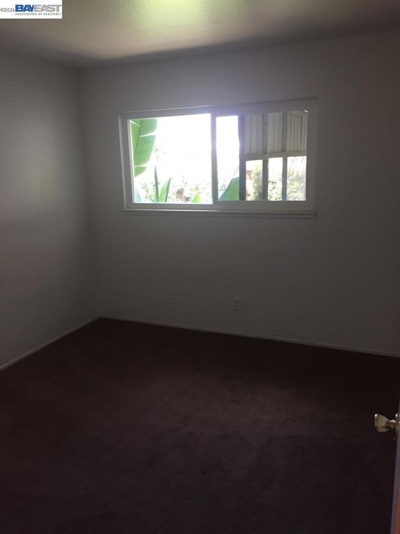 Image 8 of property listing at 953 7th, Ripon, CA 95366