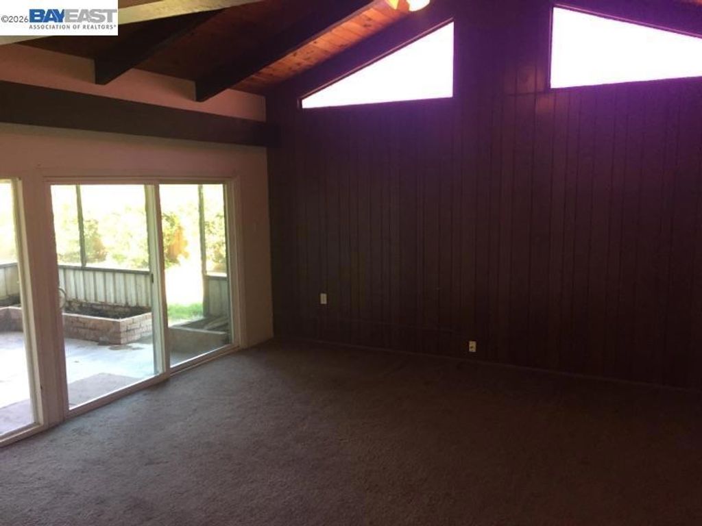Image 9 of property listing at 953 7th, Ripon, CA 95366