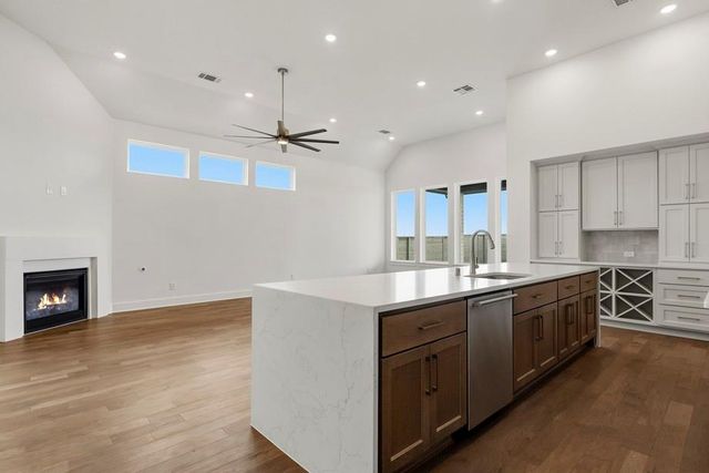 7013 Southwest Drive, League City, TX 77546