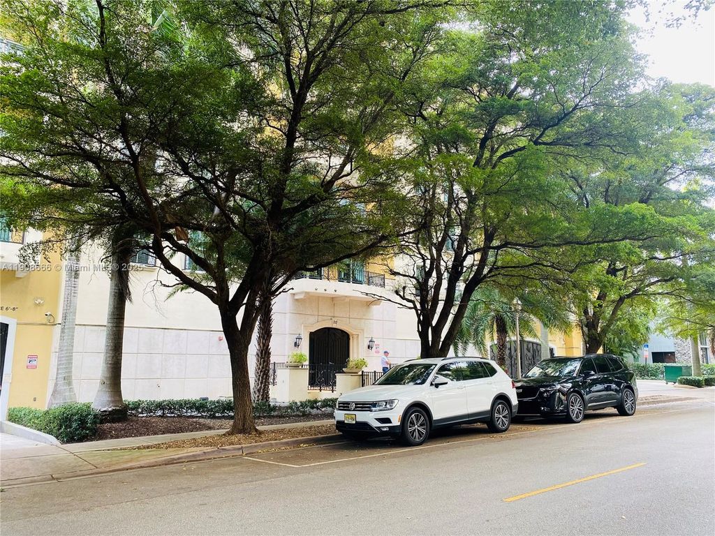 20 Calabria Ave 401, Coral Gables, FL 33134