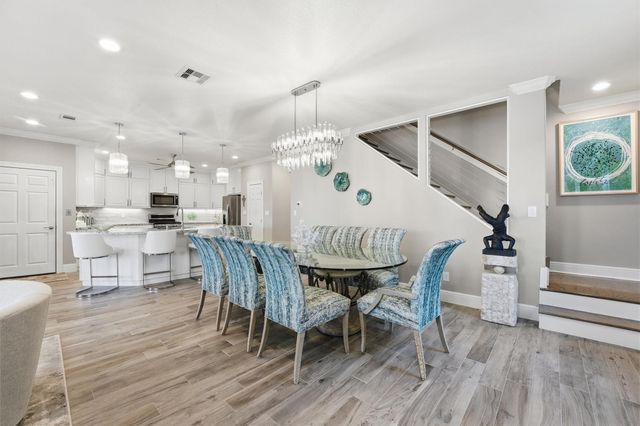 438 Amanda Circle, Tiki Island, TX 77554