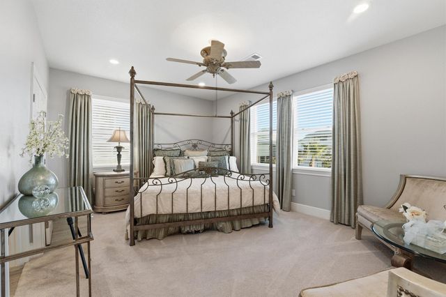 438 Amanda Circle, Tiki Island, TX 77554