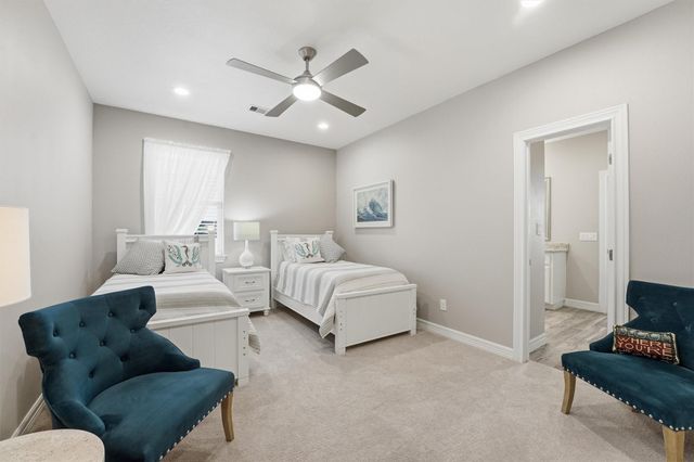 438 Amanda Circle, Tiki Island, TX 77554