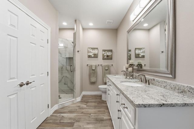 438 Amanda Circle, Tiki Island, TX 77554