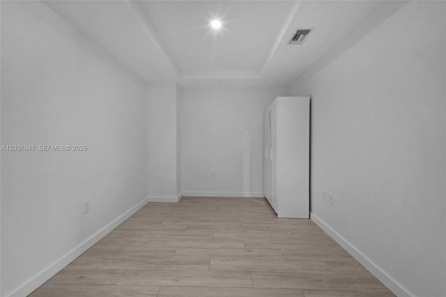 45 SW 9th St 2305, Miami, FL 33130