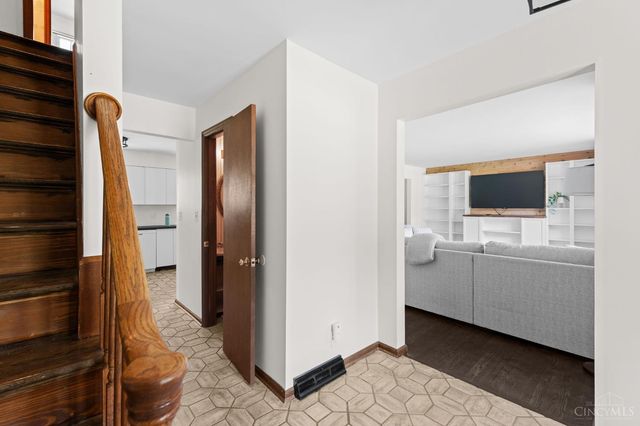 737 Shady Hollow Lane, Miami Twp, OH 45150