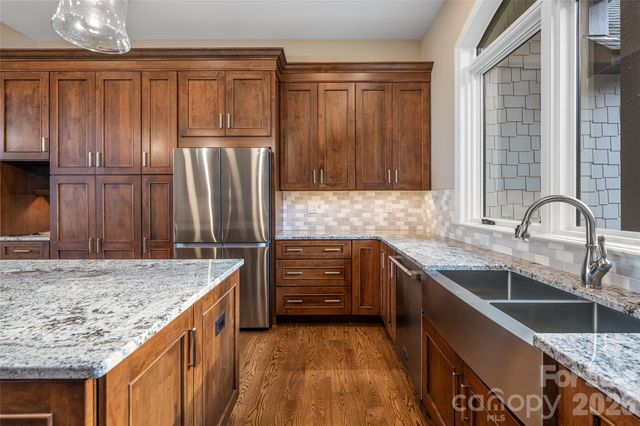 527 Falkirk Way, Zirconia, NC 28790