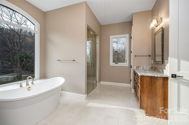 527 Falkirk Way, Zirconia, NC 28790