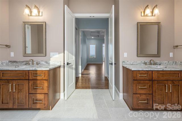 527 Falkirk Way, Zirconia, NC 28790