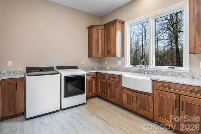 527 Falkirk Way, Zirconia, NC 28790
