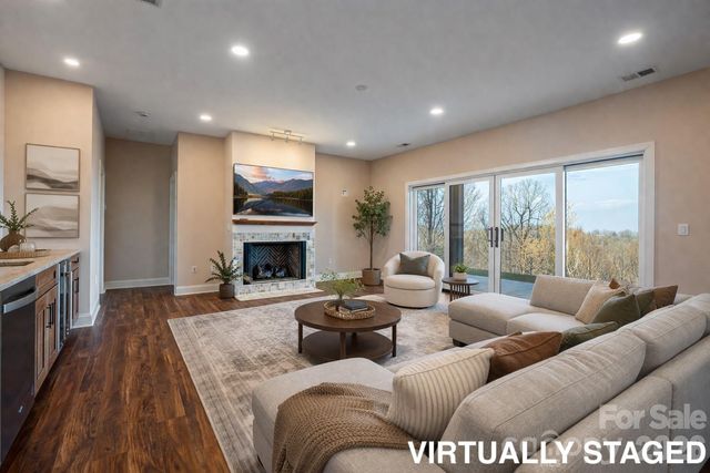527 Falkirk Way, Zirconia, NC 28790