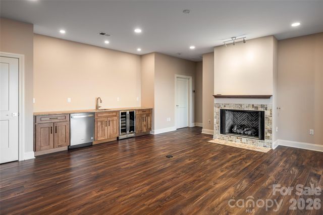 527 Falkirk Way, Zirconia, NC 28790